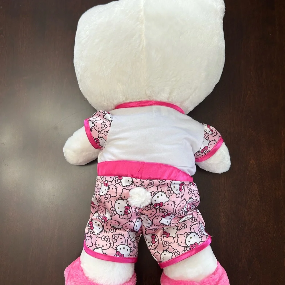 Hello Kitty - Picture 2 of 11